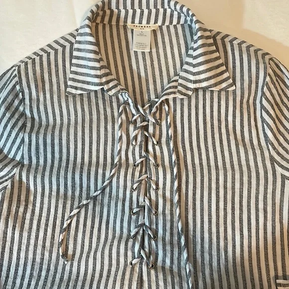 Promesa Striped Blouse, Size Large. - Picture 5 of 6